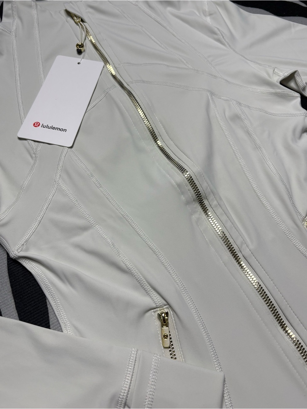 White And Gold Lululemon Set - Picture 2 of 3